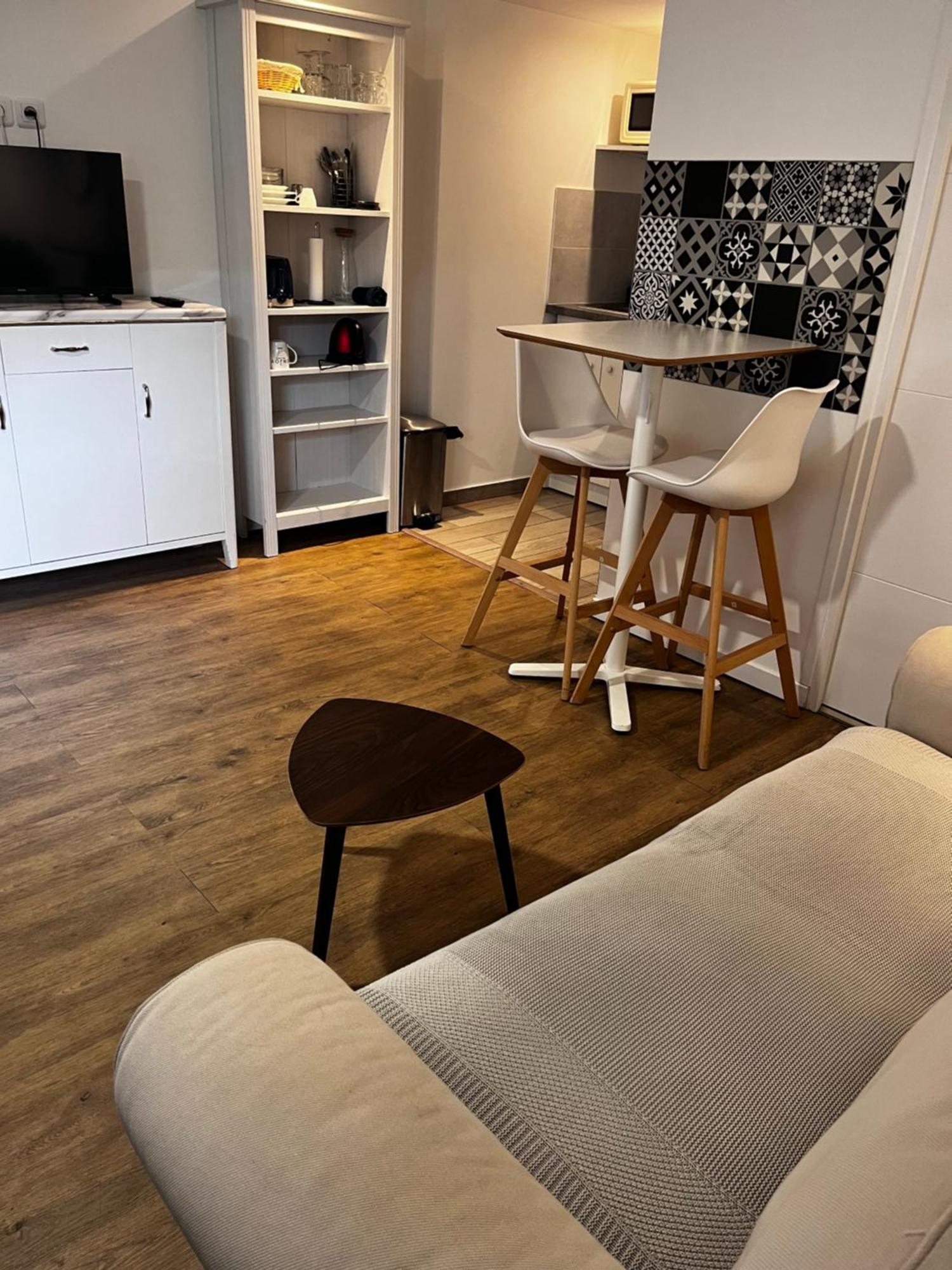 Studio Proche Gare Et Versailles 4 Min A Pied Train Vers Paris Marly-le-Roi Εξωτερικό φωτογραφία